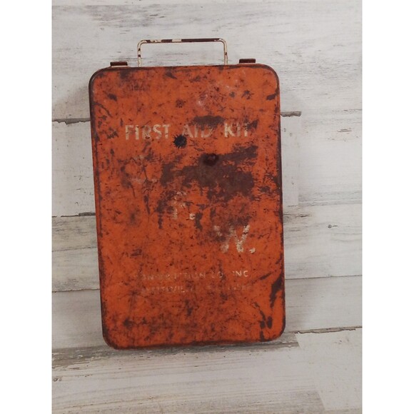 Vintage / Very Old Metal Tin Collectible First Aid Medical Supply War Time - Picture 1 of 16